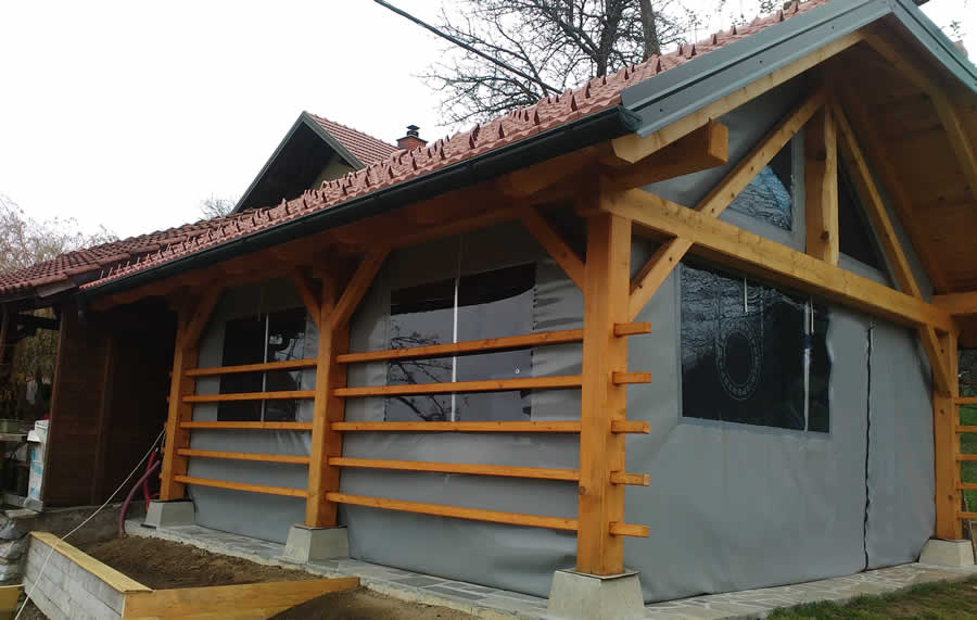 ponjava na notranji strani konstrukcije 